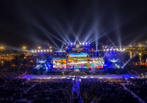 Người Hà Nội đi “biển trong lòng phố” dịp lễ Quốc khánh